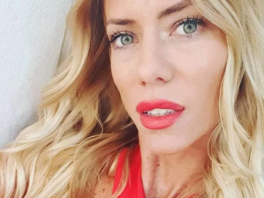 Nicole Neumann les mostró a sus fans su ”trasnoche sexy” de cuarentena