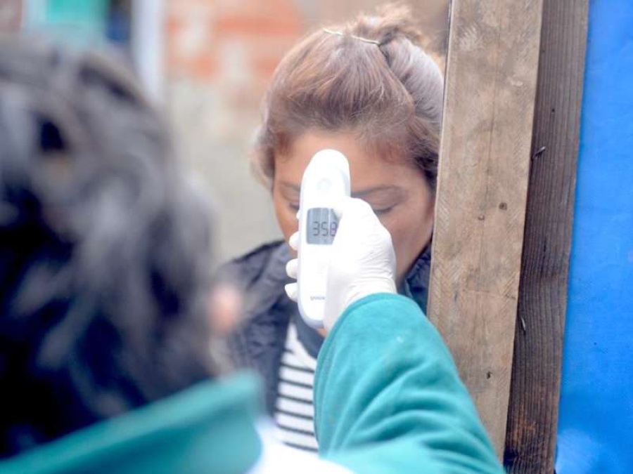 Coronavirus: Gran operativo en un barrio de La Plata con testeos casa por casa