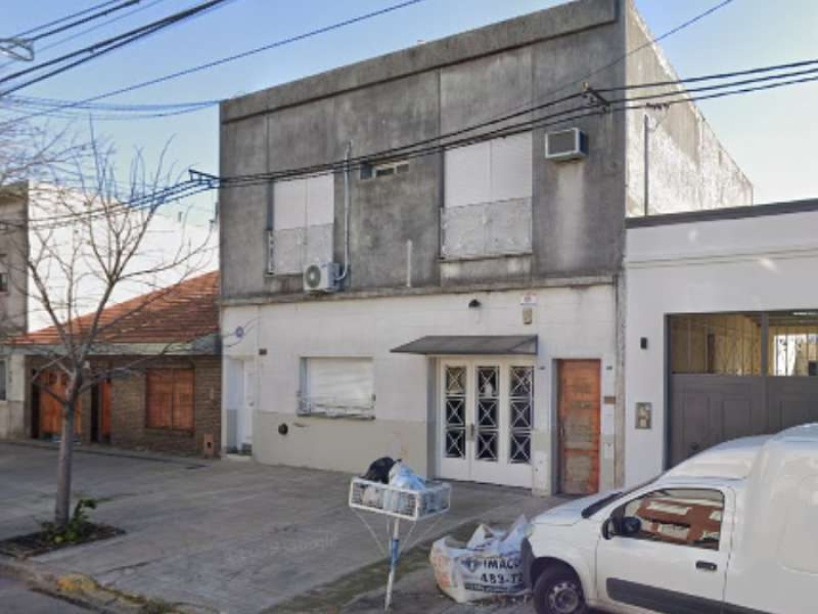 Barrio Norte: vecinos temen un brote de dengue por una pileta llena de agua podrida 