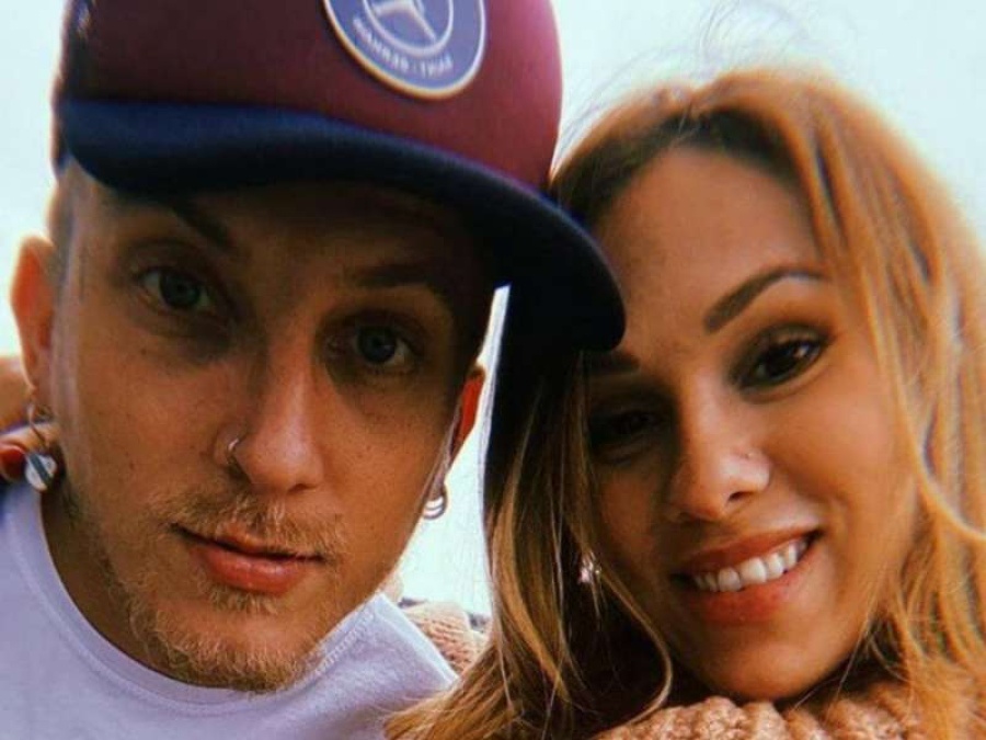 El Polaco y Barby Silenzi mostraron el primer baño de su bebé