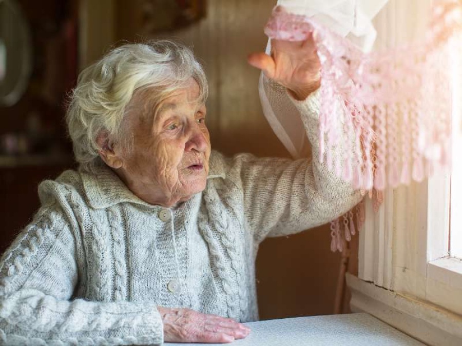 Cómo les afecta a los abuelos platenses el encierro de la cuarentena 