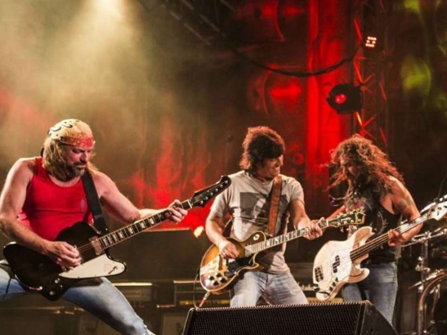 La Renga nos presenta ”En bicicleta”