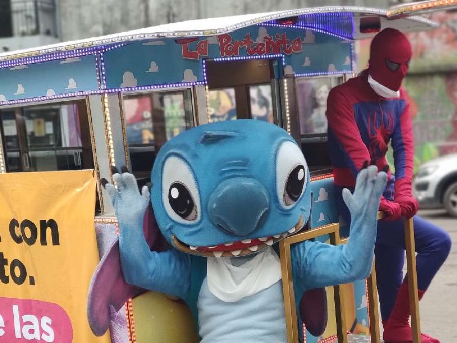 El Tren de la Alegría se paséo por le bario ”La Loma” en plena cuarentena con un fin especial
