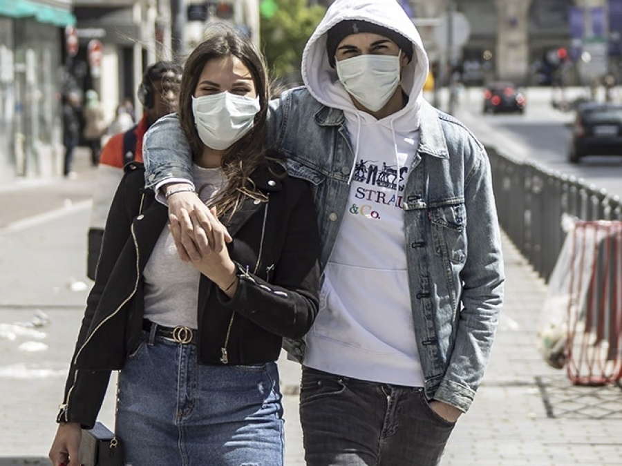 Hay cuatro vacunas contra el COVID-19 que ya se están probando en menores de 18 años