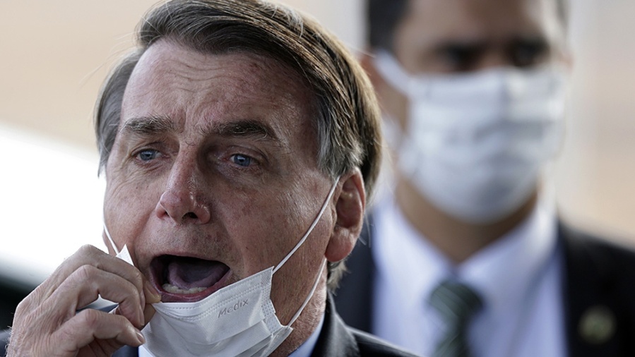 Bolsonaro volvió a hablar con el país al borde del colapso sanitario, ahora en contra del tapabocas