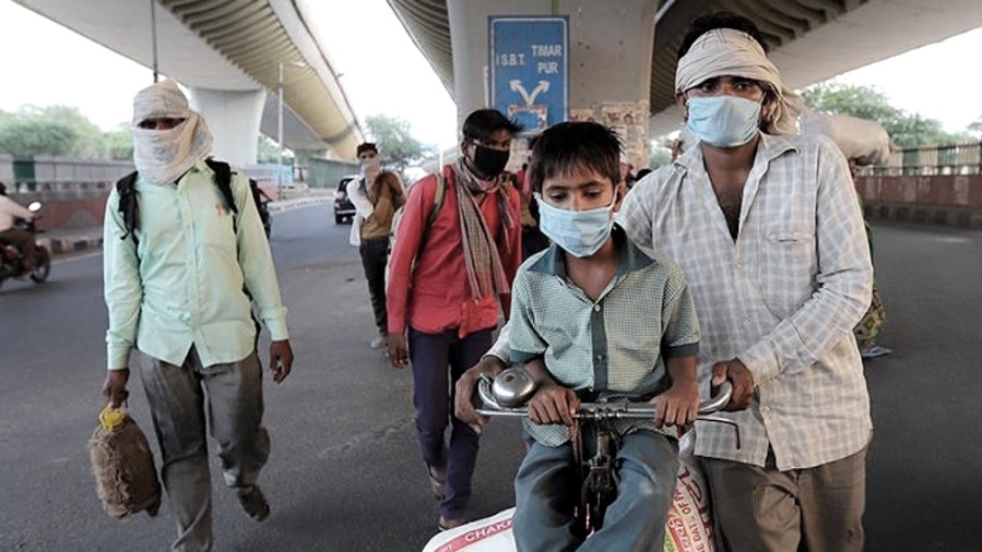 En India se ilusionan con la baja de casos por coronavirus