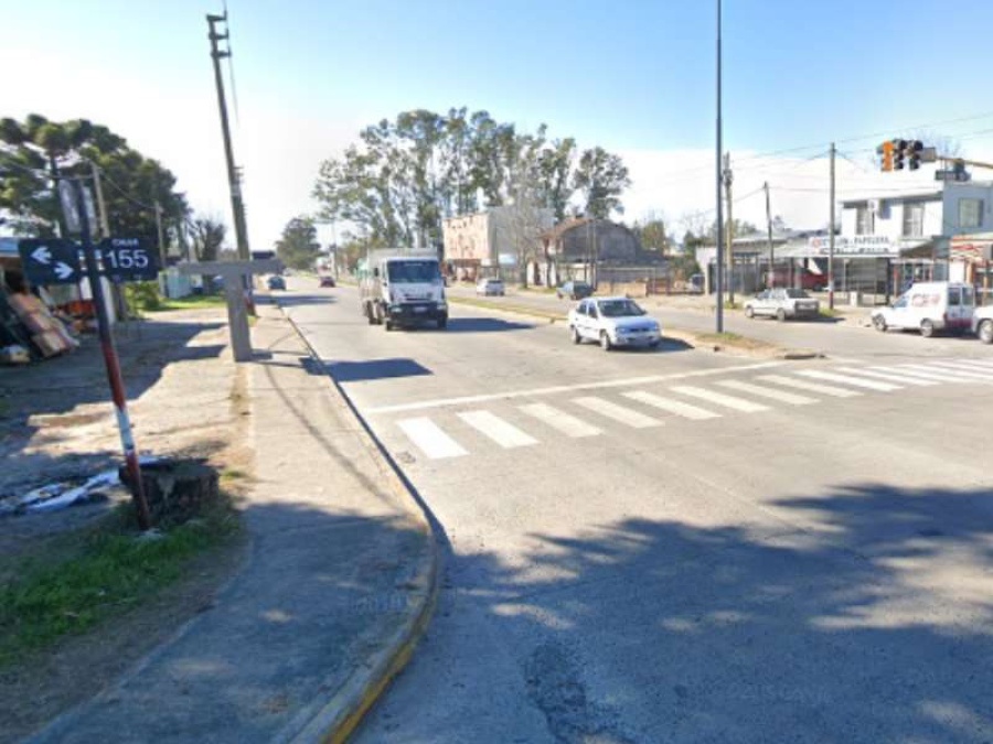 Chocó en La Plata y se fugó: Buscan al hombre que embistió a una mujer en 155 y 520