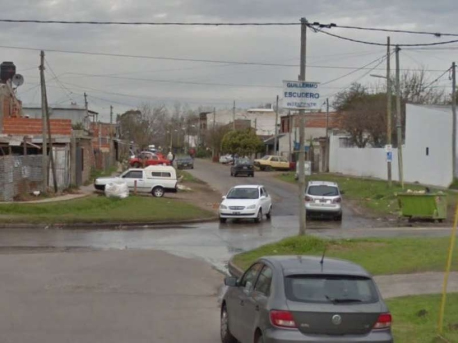 Balearon a un hombre en La Plata cuando iba a comprar una cerveza y no quiso hacer la denuncia