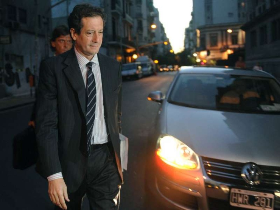 Horas cruciales para Pesce: por ahora no funciona el nuevo cepo y se acorta el margen