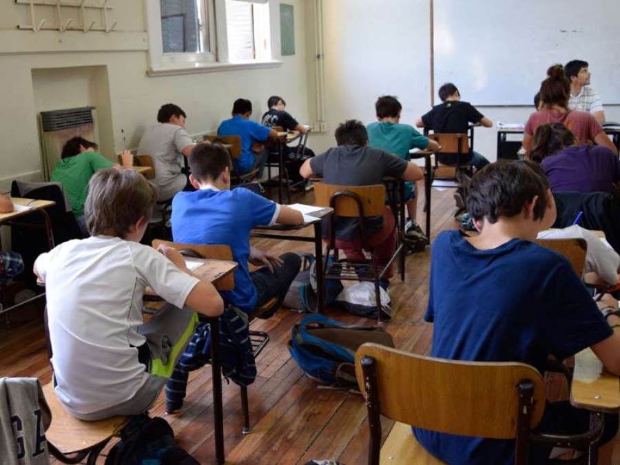 Los alumnos de sexto año de La Plata terminarán sus clases en abril de 2021