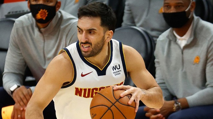 Campazzo debió salir frente a Lakers por una molestia en la rodilla