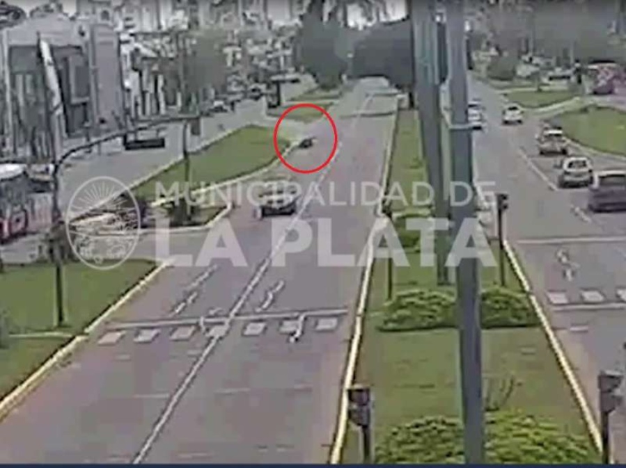 Un motociclista rodó por Avenida 13 mientras circulaba a toda velocidad y sufrió múltiples heridas
