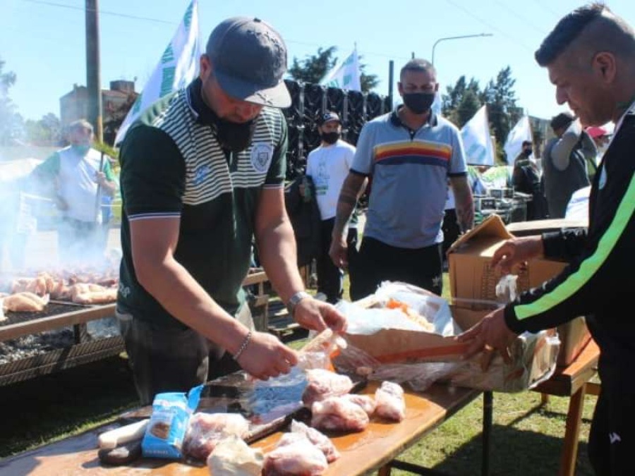 Gran movida solidaria en Villa Elvira: ”Comieron 8.000 personas; se trabajó en conjunto y de forma coordinada”