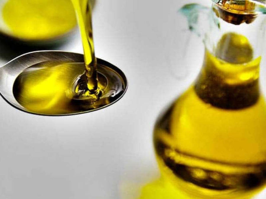 La ANMAT prohibió la comercialización de dos aceites