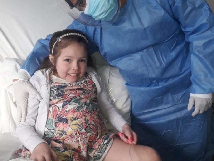 Perdió su muñeca en 7 y 54, tiene Lupus y arrancó una búsqueda en toda La Plata: ”Nos dimos cuenta en Plaza San Martín”