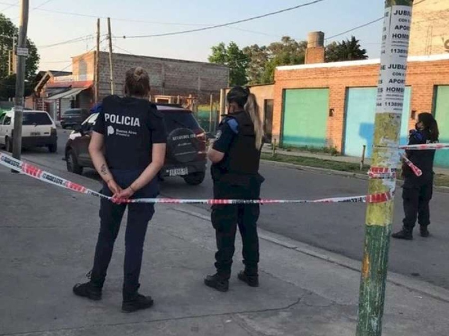 Liberaron al policía que fue tomado de rehén en una comisaría de Florencio Varela: la negociación duró 6 horas