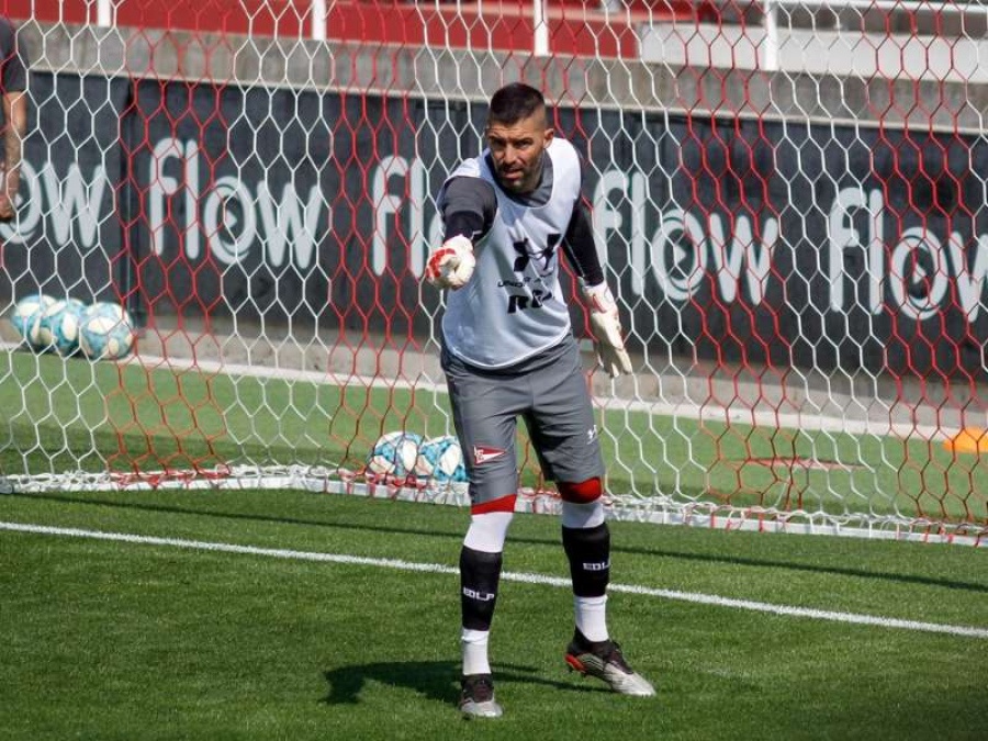 Estudiantes a puro fútbol ya le apunta al debut en el campeonato 