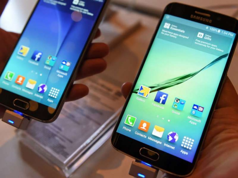 En las redes estallan contra los importadores de celulares: dicen que los compran al dólar oficial y los venden al blue