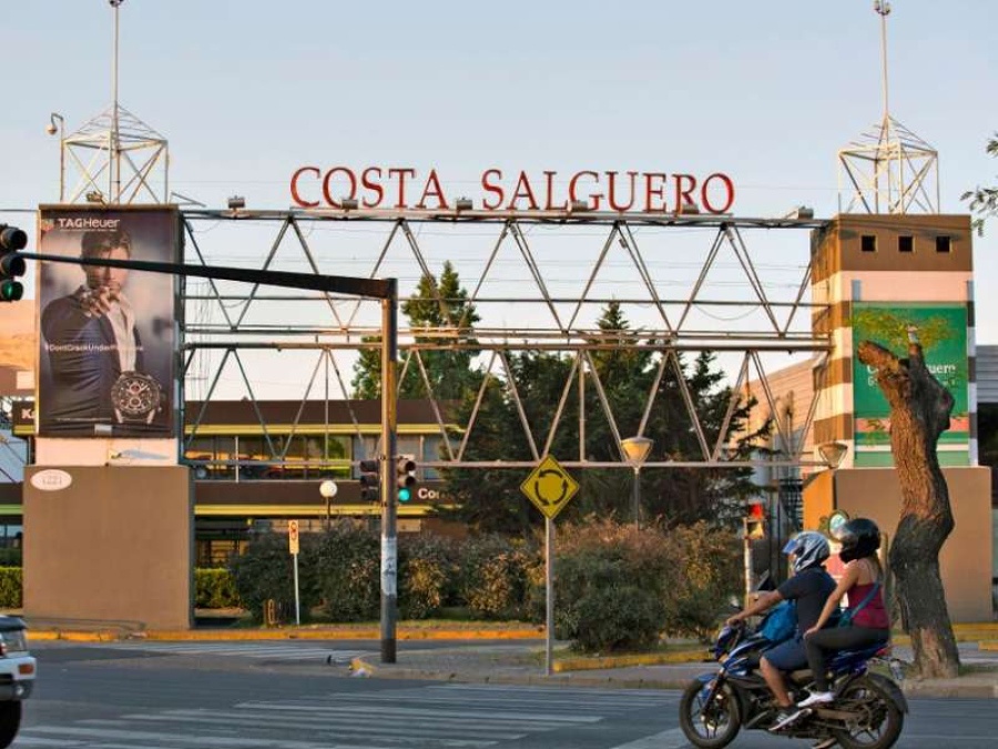 La Justicia porteña suspendió la venta de Costa Salguero con una medida cautelar
