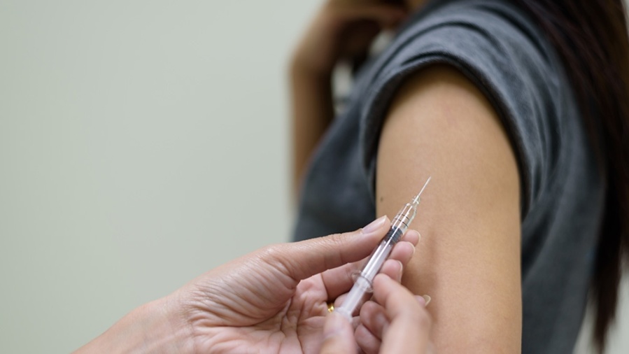 En Córdoba comenzarán a vacunar a mayores de 18 años con comorbilidades