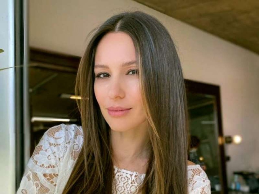 Pampita contó que con sus amigas les ”saca el cuero” a otras famosas