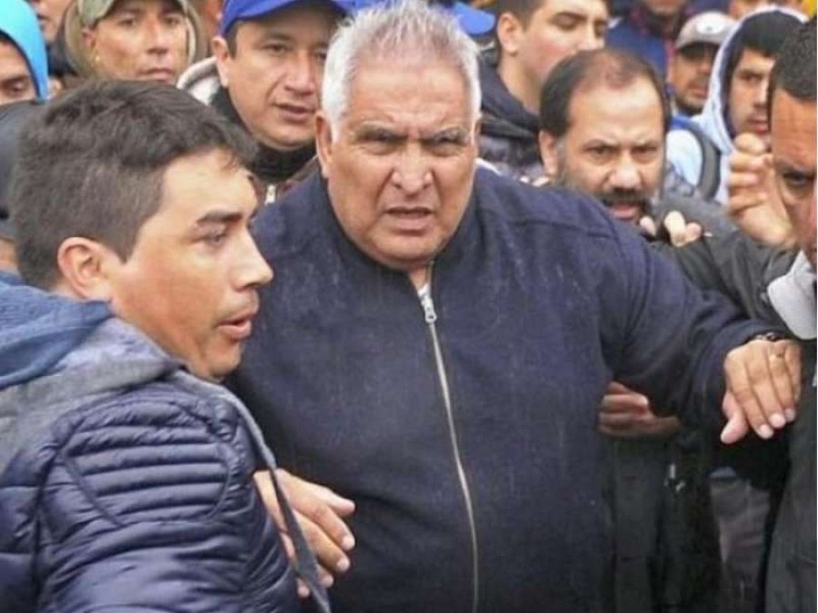 Intentaron robar y tirotear al policía federal que custodia al Pata Medina: el uniformado respondió y mató al ladrón