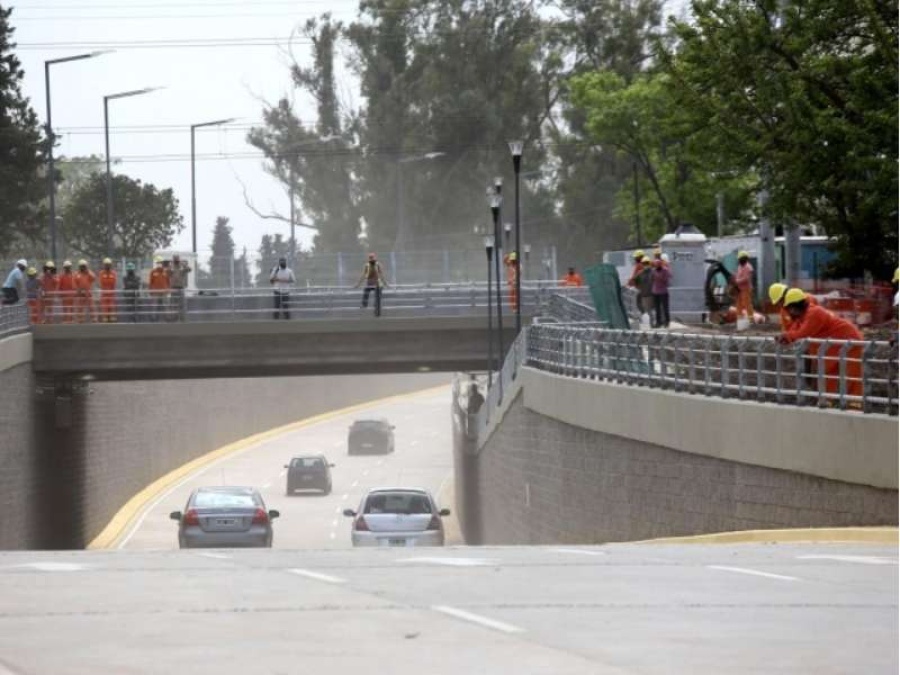 El Ministerio de Transporte inauguró el paso bajo nivel de 1 y 32: habrá un nuevo sistema de luces y cámaras de seguridad