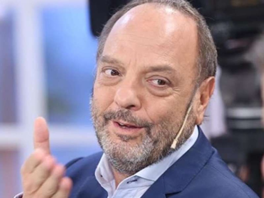 Baby Etchecopar tras el asalto: ”Estoy relajado en la cama, mirando tele, pero tengo el hombro luxado”