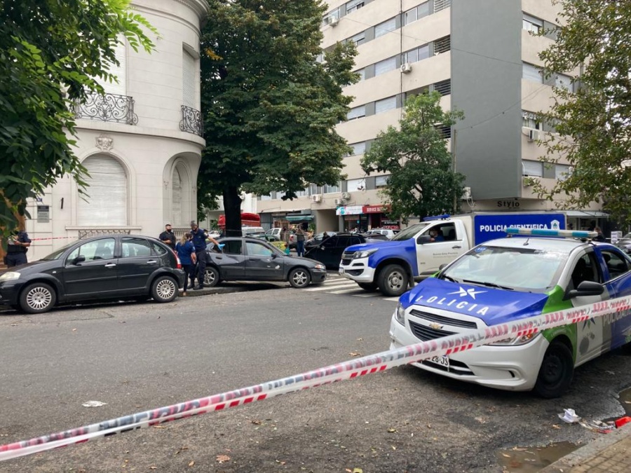Un hombre murió atropellado mientras esperaba cruzar la calle en La Plata