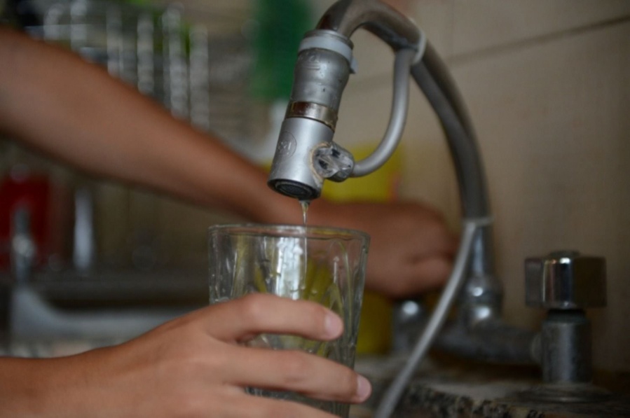 La furia de una vecina de 27 y 40 durante la Navidad por la poca presión de agua: ”¿Qué no nos enojemos?”
