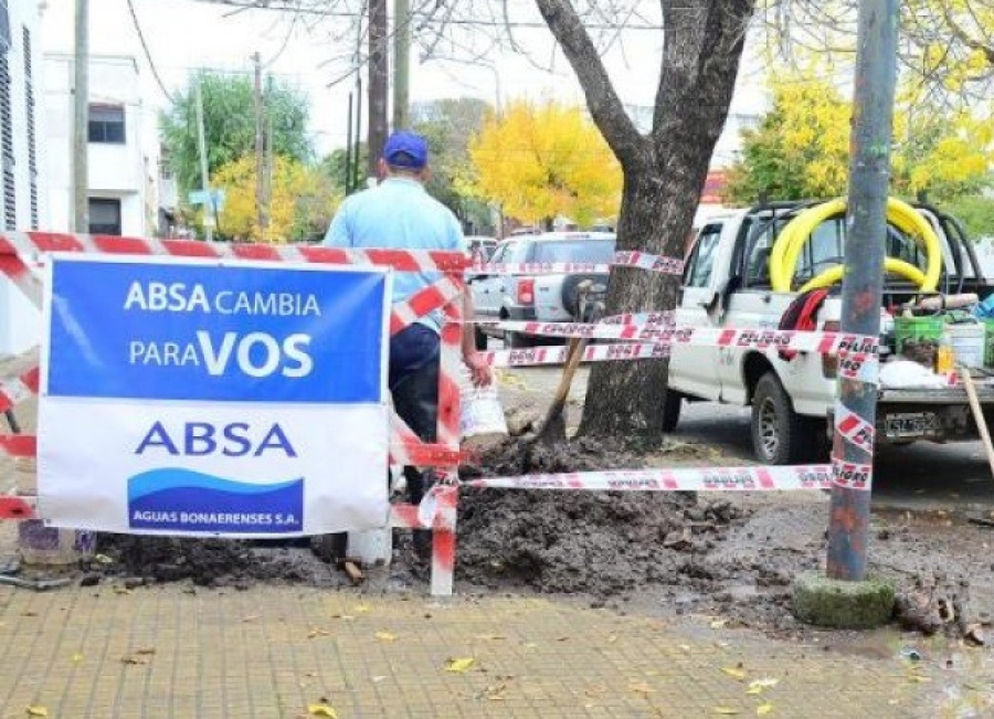 Vecinos alertados por falsos operarios de ABSA: ”Los trabajadores no entran a las casas de los usuarios de La Plata”