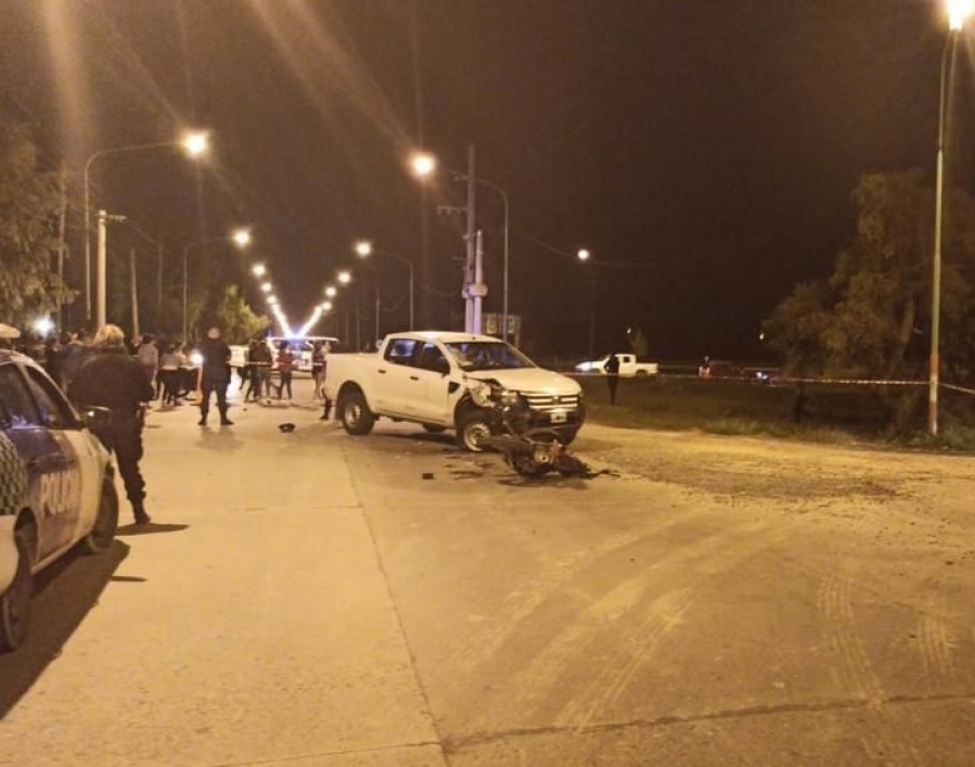 Murió un joven de 25 años tras chocar contra una camioneta en Ensenada y se abrió una causa por ”homicidio culposo”
