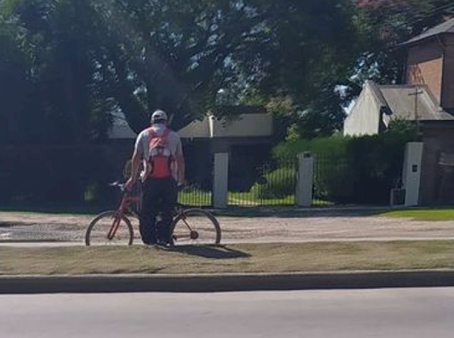 Un degenerado acosó y persiguió a una joven en Villa Elvira, y se salvó gracias a un vecino