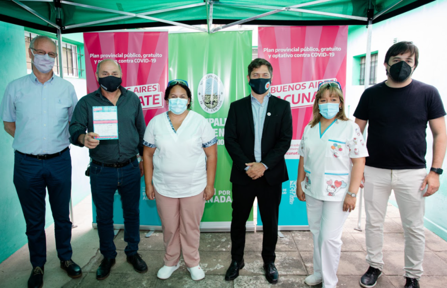 Kicillof visitó el operativo de vacunación en Ensenada