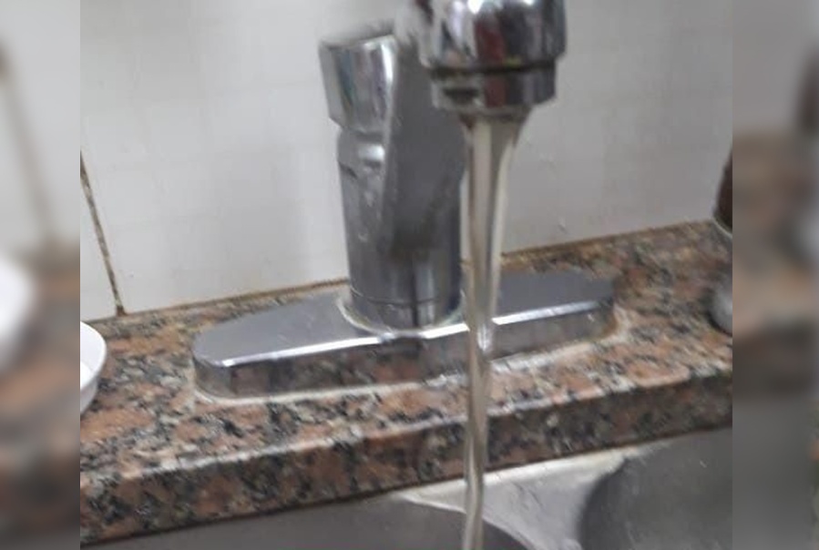 Vecinos de Tolosa sufren problemas de baja presión en sus cañerías