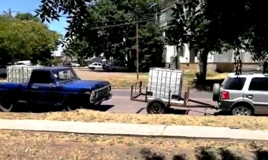 Vecinos del barrio Los Talas denuncian la falta de agua