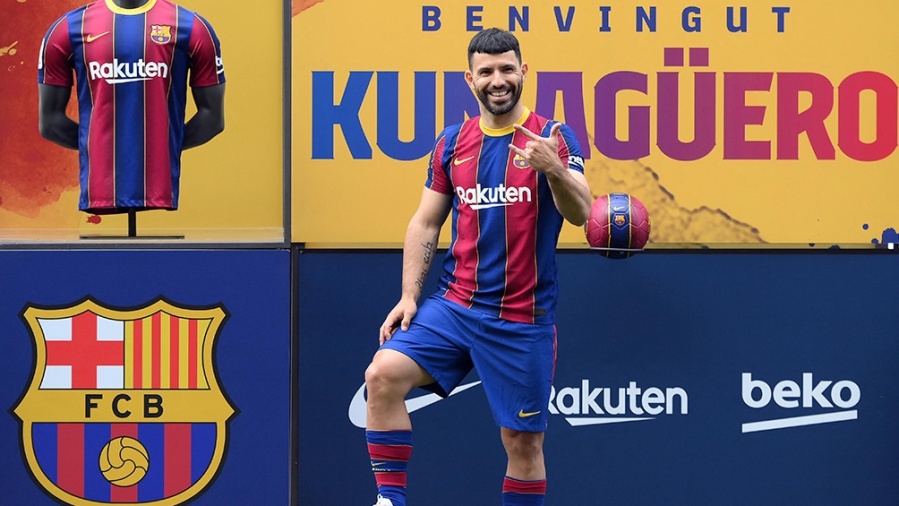 El Presidente del Barcelona afirmó que Agüero ”está ayudando a que Messi se quede”