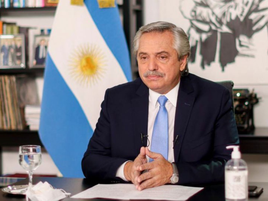 Alberto Fernández: ”Nunca resté valor al compromiso demostrado por el personal de salud”