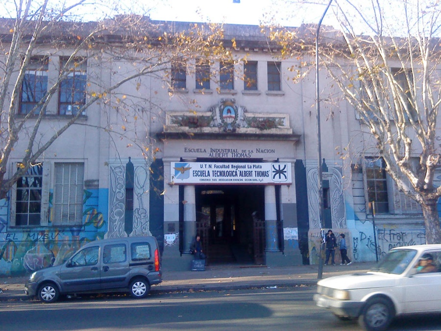 Ya son 8 los casos positivos en el Colegio Albert Thomas de La Plata