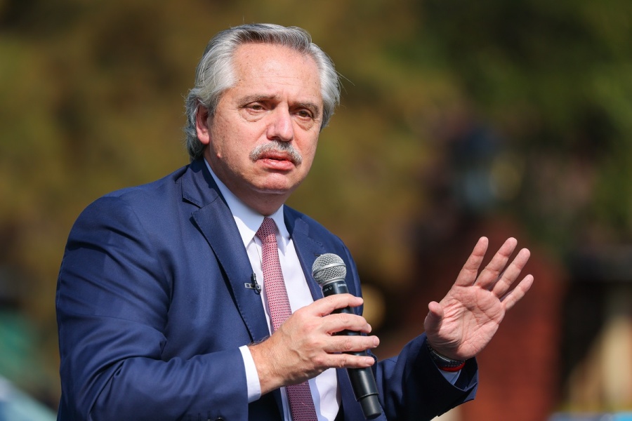Alberto Fernández criticó el fallo que habilita las clases en las escuelas porteñas: ”Es un estrago jurídico”