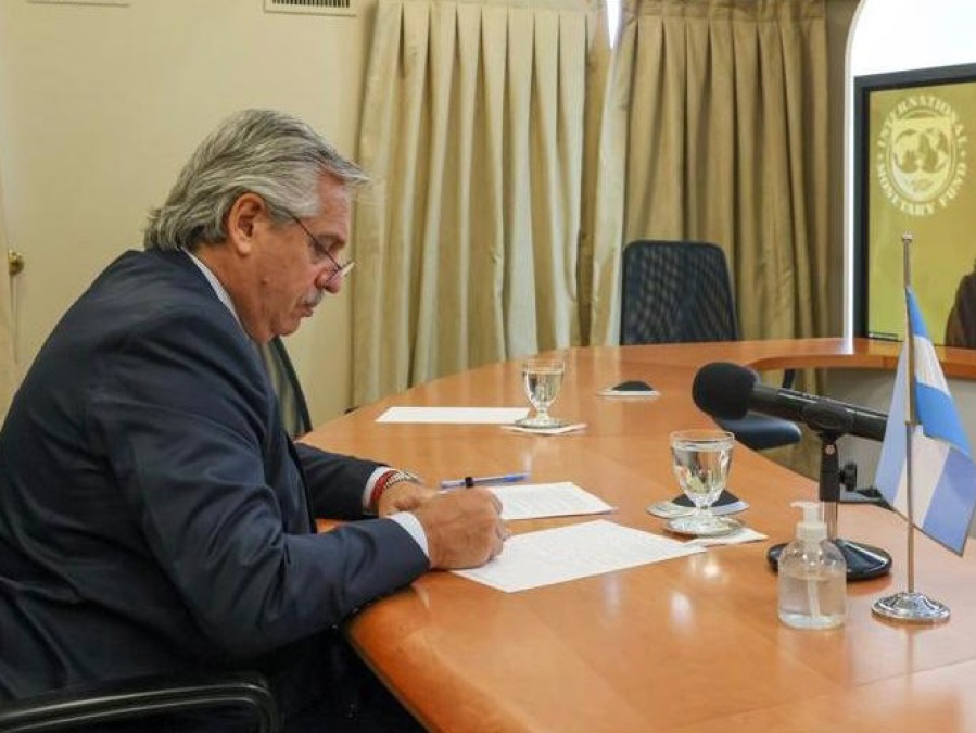 Tras el vencimiento de más de 315 millones de dólares, el Gobierno negocia un nuevo acuerdo con el FMI