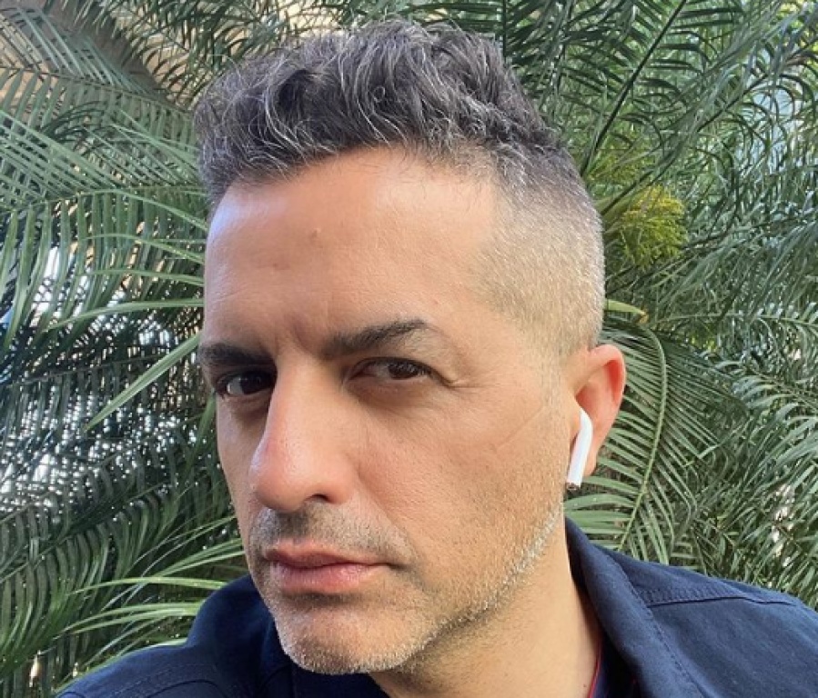 Ángel de Brito: ”Con la almohada pegada”