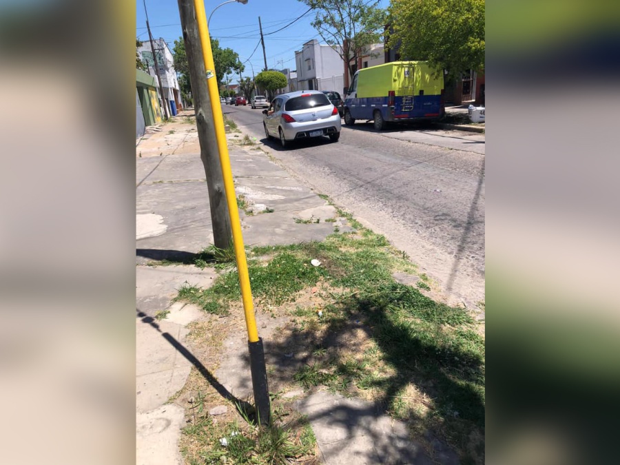Un acosador suelto en un auto gris aterroriza a las mujeres de Berisso: ”Mi hija está bien porque logró escapar y esconderse”