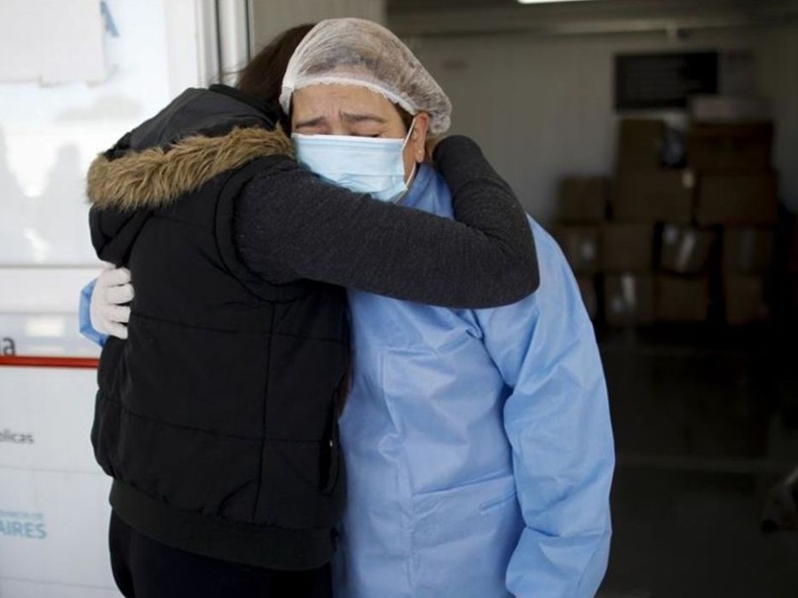 COVID-19 en Argentina: récord de 537 fallecidos y 27.216 nuevos casos en un día