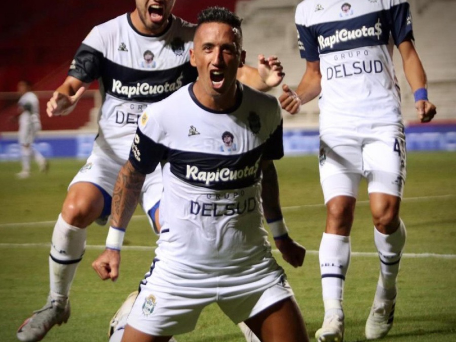 Gimnasia pierde a su goleador por una afección cardíaca