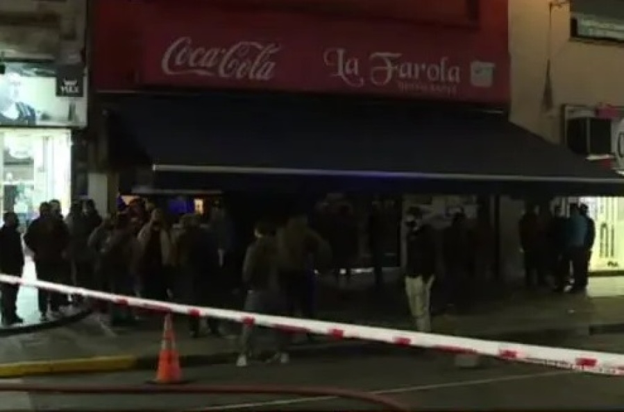 Se prendió fuego una famosa pizzería de Buenos Aires