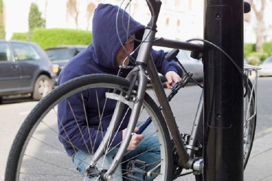 Robaban bicicletas de alta gama en La Plata pero quisieron vendérsela a la víctima y los detuvieron