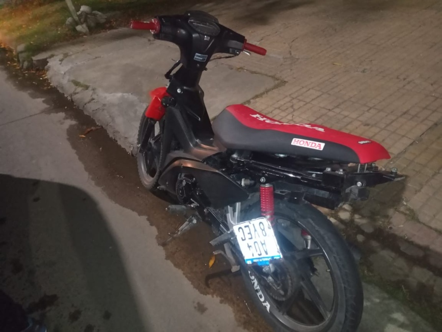 Aprehendieron a dos motochorros que tenían en vilo a Villa Elvira