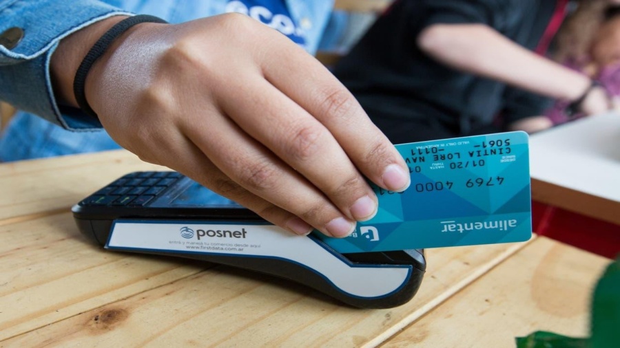 Evalúan un bono de fin de año y confirman que se duplica el monto de la Tarjeta Alimentar