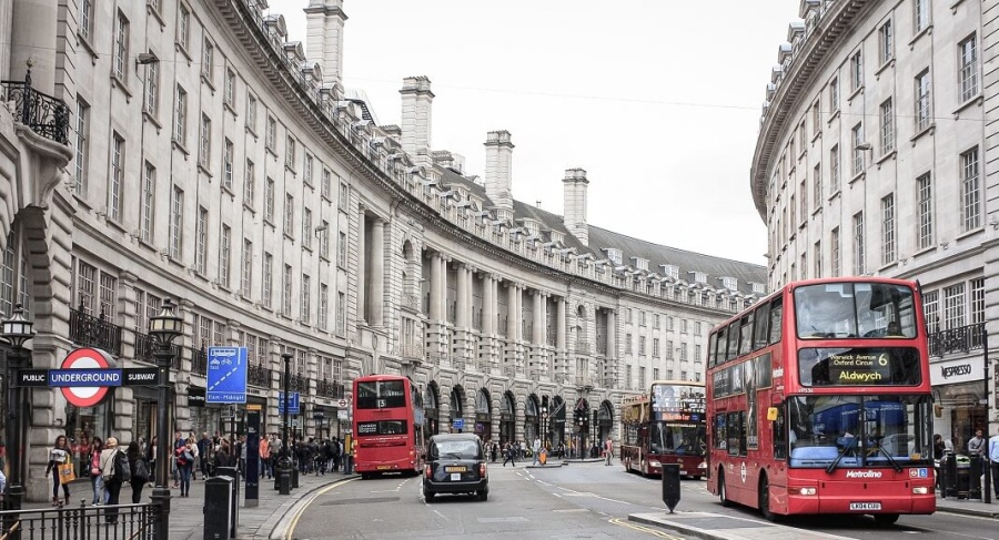 En Reino Unido anunciaron un plan de desconfinamiento y se dispararon las reservas para vacaciones